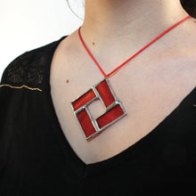 Charger l'image dans la galerie, Collier à Motif Carré Creux