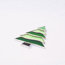 Charger l'image dans la galerie, Sapin de Noël vert blanc, en vitrail Tiffany à accrocher dans son sapin
